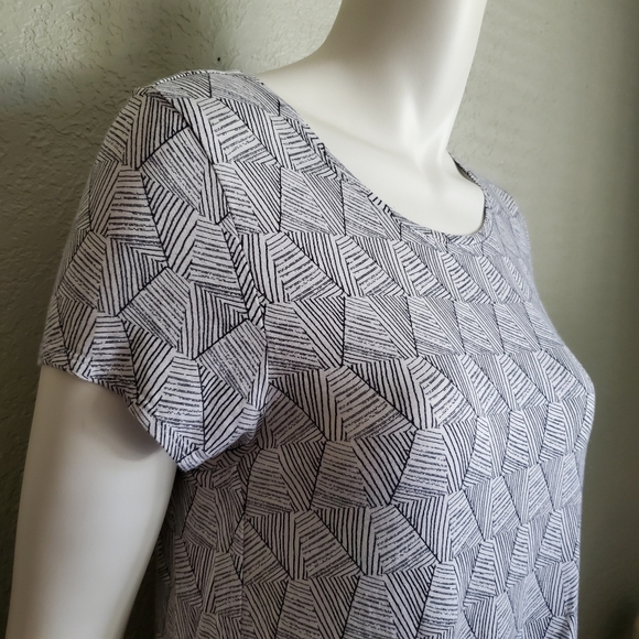 2 Tops - Picture 10 of 12